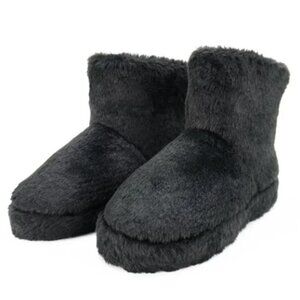 QUPID CARI-16 Black Faux Fur Boots - Women's Size 6